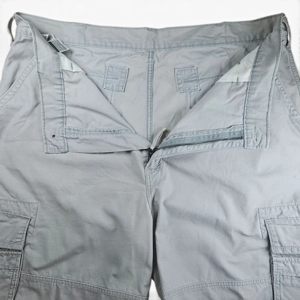 Levis Cargo Shorts Size 42 Gray Relaxed Fit 100% Cotton Canvas Utility Carrier